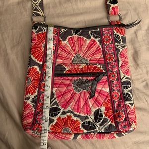 VERA BRADLEY FLORAL CROSSBODY PURSE